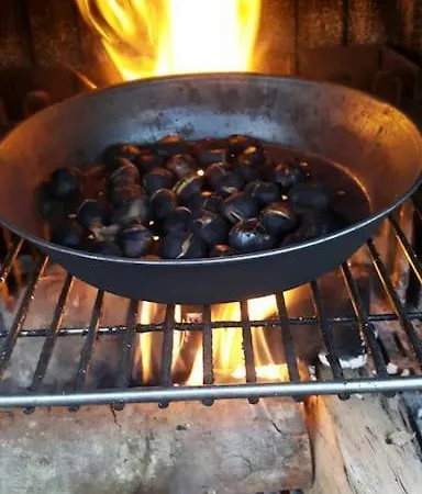 Confinedeisanti شقة *