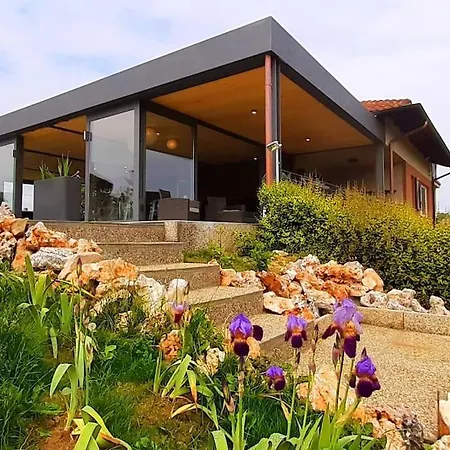 Confinedeisanti شقة *