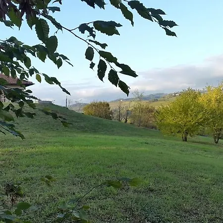 Confinedeisanti شقة *