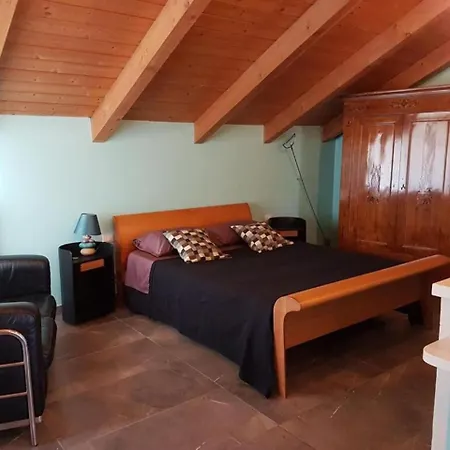Confinedeisanti Appartement