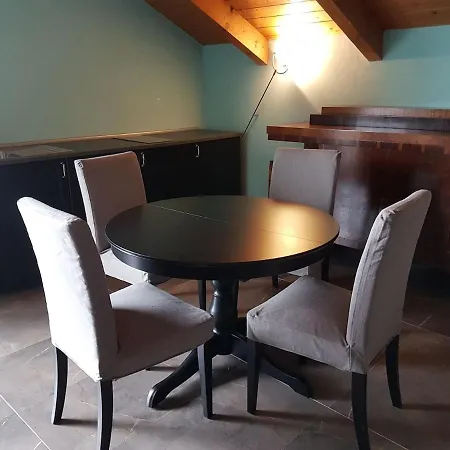 Confinedeisanti Apartment
